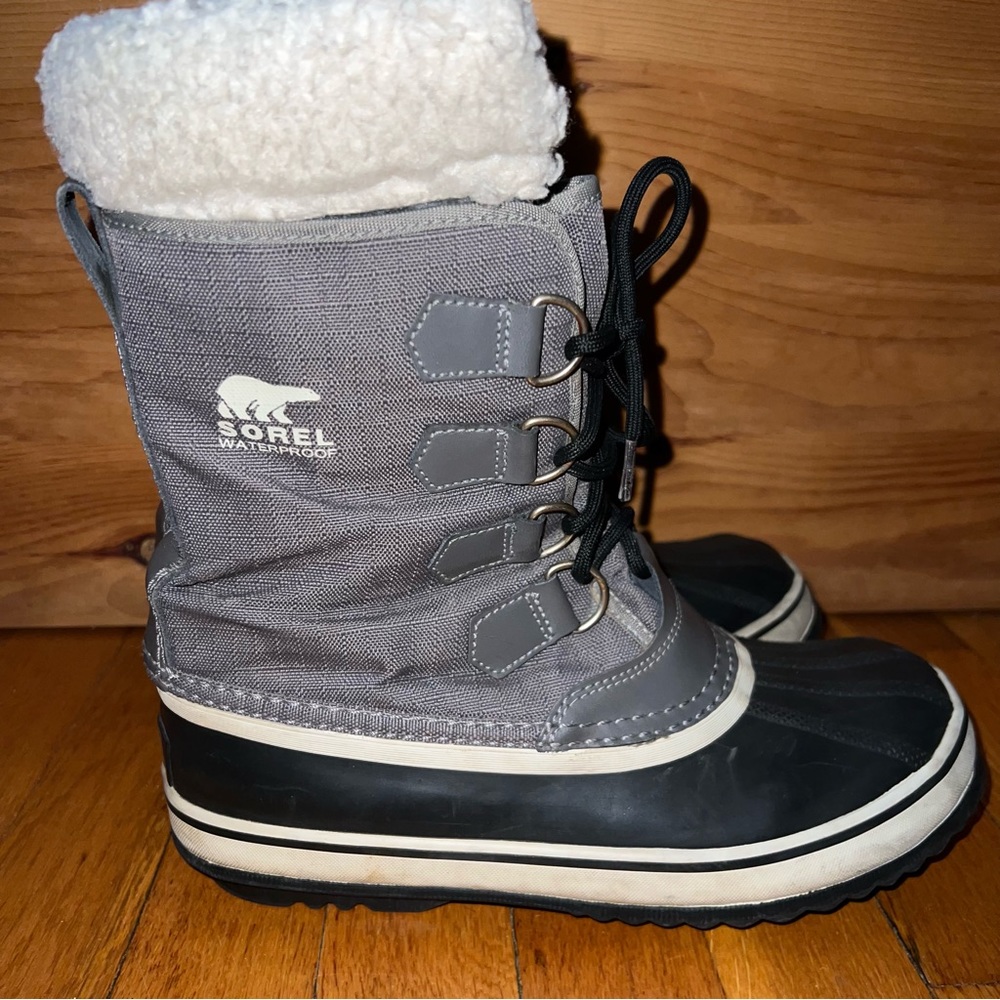 Sorel Women’s Carnival Winter Snow Boots size 7. Great condition